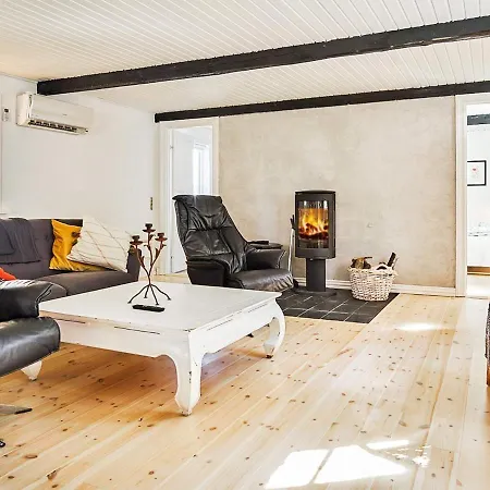 5 Person Holiday In Aakirkeby Prázdninový dům *